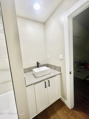 495 Chelsea Drive, Jackson, MS 39212