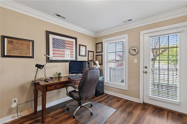 4181 Pretty Walk LN, Norfolk, VA 23518