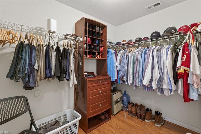 4181 Pretty Walk LN, Norfolk, VA 23518