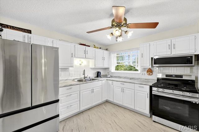 6018 Gatling Drive, Oakville, MO 63129