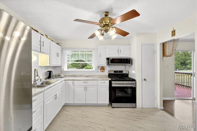 6018 Gatling Drive, Oakville, MO 63129