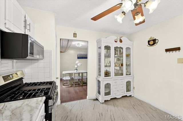 6018 Gatling Drive, Oakville, MO 63129