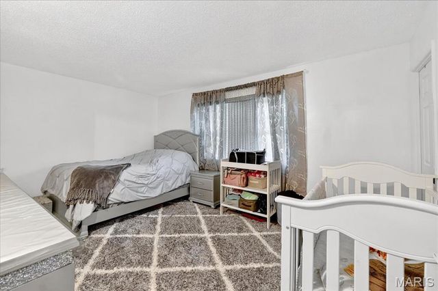 6018 Gatling Drive, Oakville, MO 63129