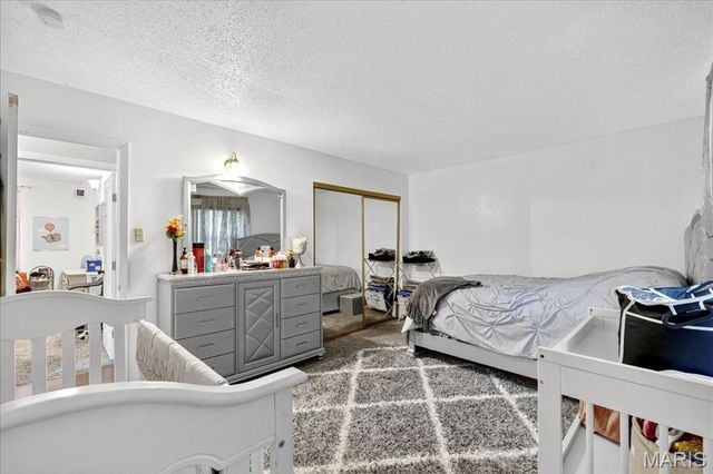 6018 Gatling Drive, Oakville, MO 63129