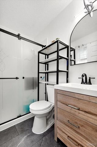 6018 Gatling Drive, Oakville, MO 63129