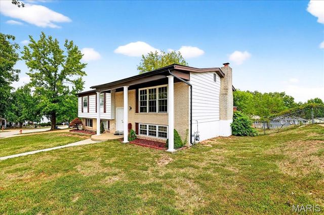 6018 Gatling Drive, Oakville, MO 63129