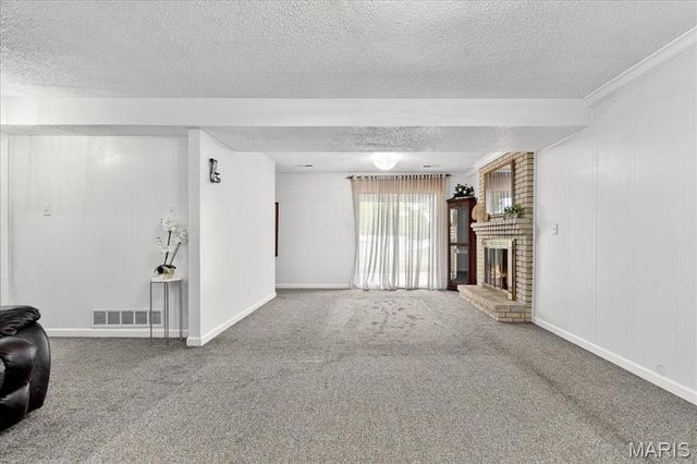 6018 Gatling Drive, Oakville, MO 63129