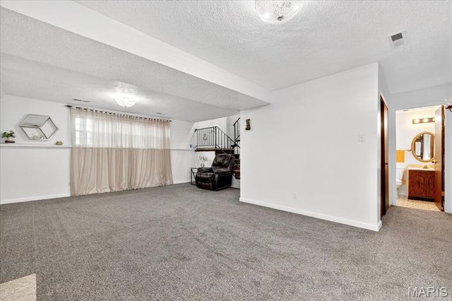 6018 Gatling Drive, Oakville, MO 63129