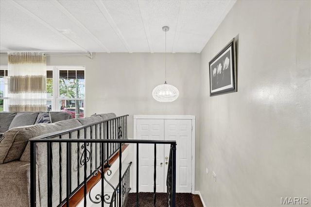 6018 Gatling Drive, Oakville, MO 63129