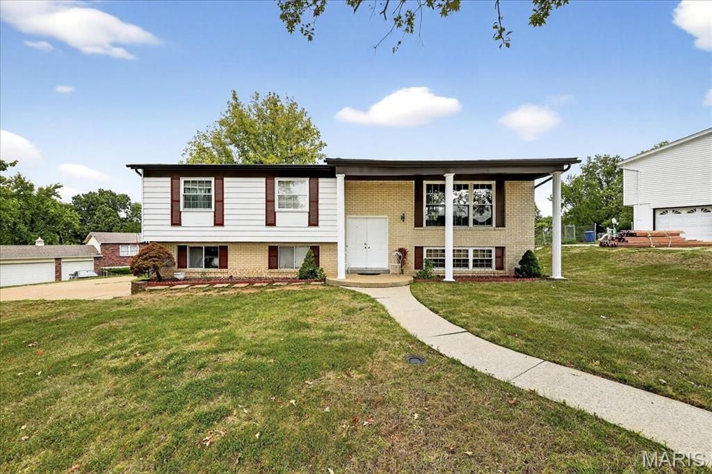 6018 Gatling Drive, Oakville, MO 63129