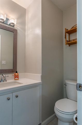 5861 Sperry Dr, Citrus Heights, CA 95621