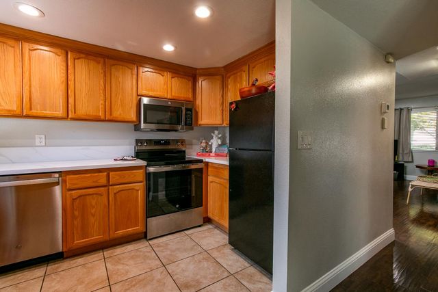 5861 Sperry Dr, Citrus Heights, CA 95621