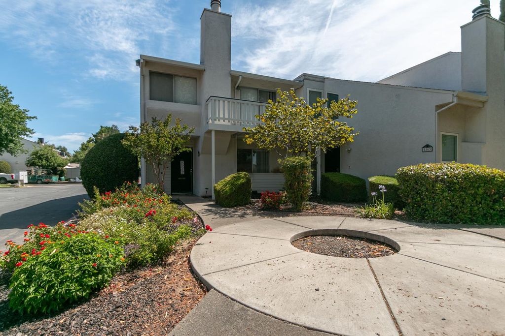 5861 Sperry Dr, Citrus Heights, CA 95621