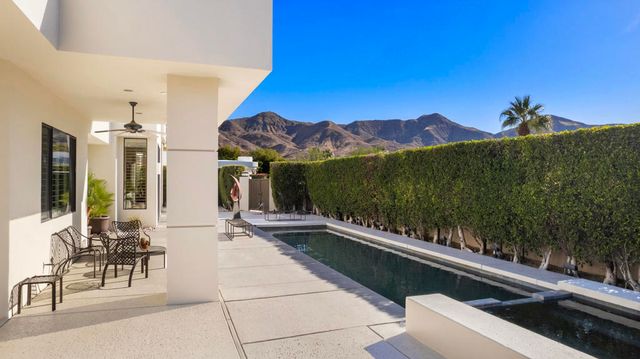 900 Dogwood Circle E, Palm Springs, CA 92264