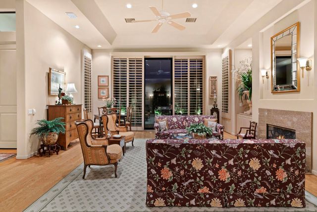 900 Dogwood Circle E, Palm Springs, CA 92264