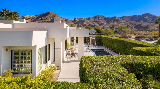 900 Dogwood Circle E, Palm Springs, CA 92264