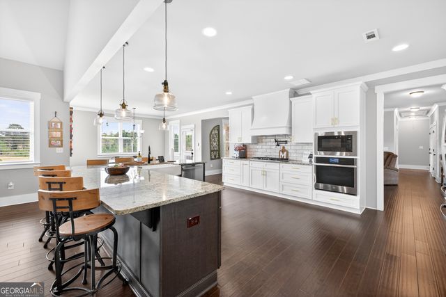 2104 Meadowood Cove, Monroe, GA 30655