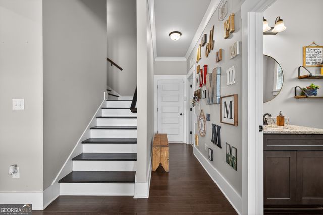 2104 Meadowood Cove, Monroe, GA 30655