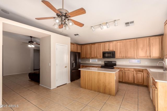 2513 W CARTER Road, Phoenix, AZ 85041