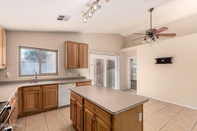 2513 W CARTER Road, Phoenix, AZ 85041