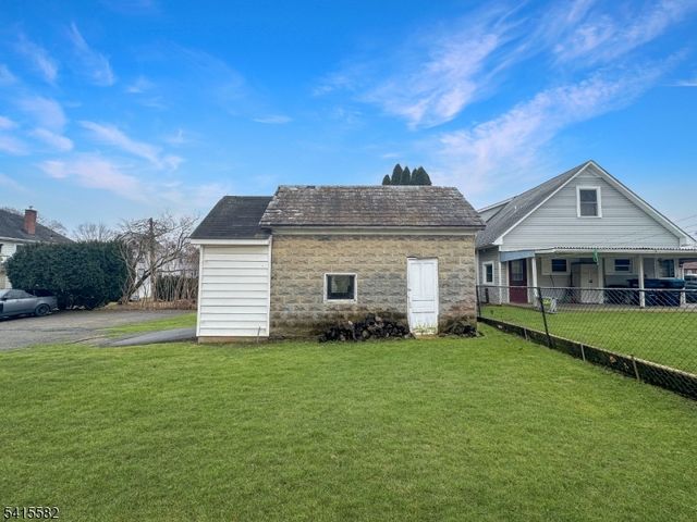 925 Lee Ave, Alpha Boro, NJ 08865