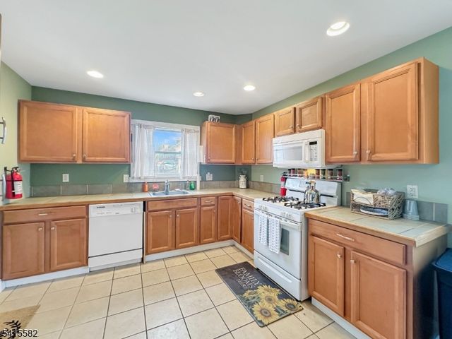 925 Lee Ave, Alpha Boro, NJ 08865