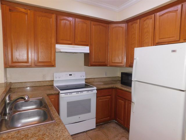 9400 Bellaire Boulevard 612, Houston, TX 77036
