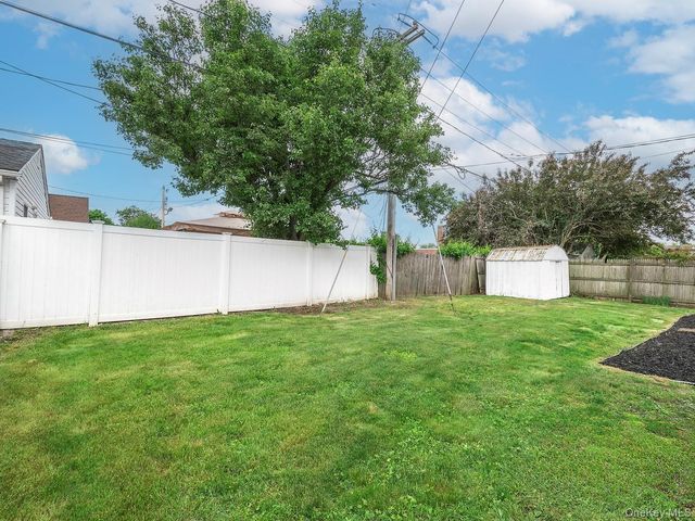 61 Kingfisher Road, Levittown, NY 11756