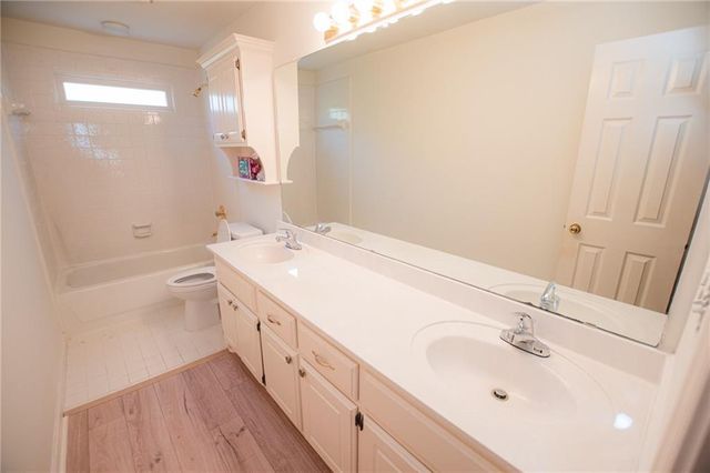 1327 Hadaway Trail, Lawrenceville, GA 30043