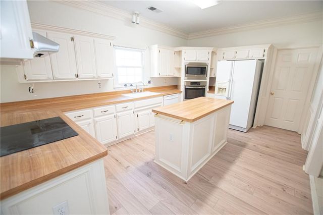 1327 Hadaway Trail, Lawrenceville, GA 30043