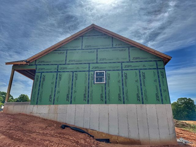 2796 Scruggs RD, Moneta, VA 24121