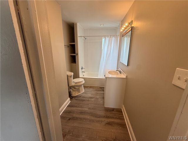 2722 Monroe Avenue, Niagara Falls, NY 14303