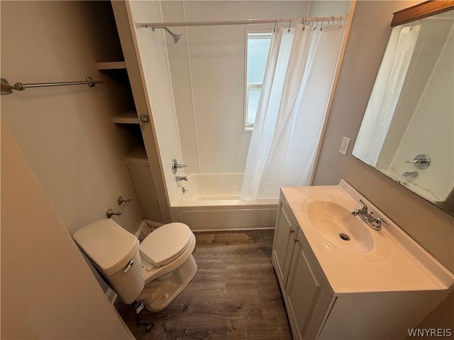 2722 Monroe Avenue, Niagara Falls, NY 14303
