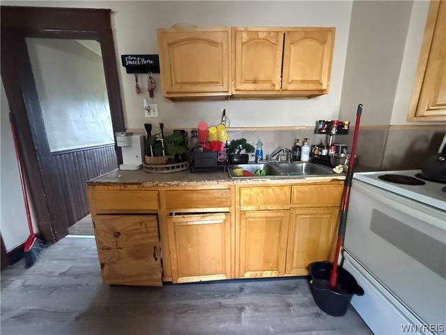 2722 Monroe Avenue, Niagara Falls, NY 14303