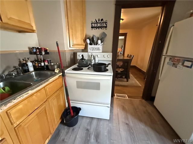 2722 Monroe Avenue, Niagara Falls, NY 14303