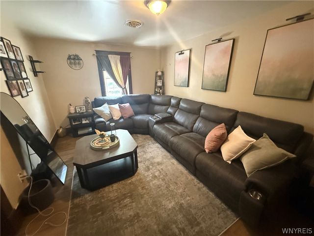 2722 Monroe Avenue, Niagara Falls, NY 14303