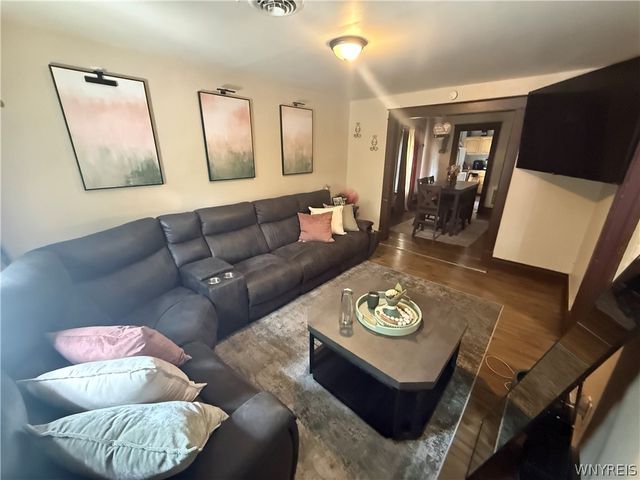 2722 Monroe Avenue, Niagara Falls, NY 14303