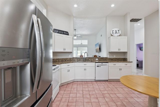 808 LAKE JACKSON CIRCLE, Apopka, FL 32703