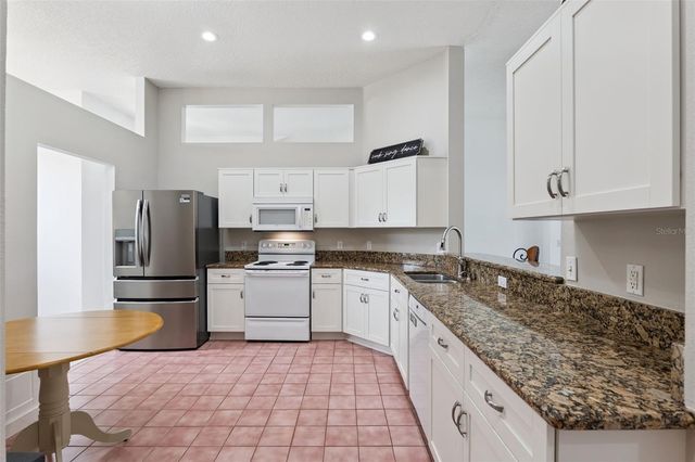 808 LAKE JACKSON CIRCLE, Apopka, FL 32703