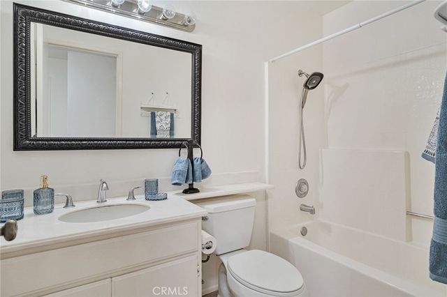 20065 Avenue Of The Oaks, Newhall, CA 91321