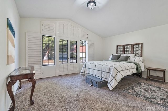 20065 Avenue Of The Oaks, Newhall, CA 91321