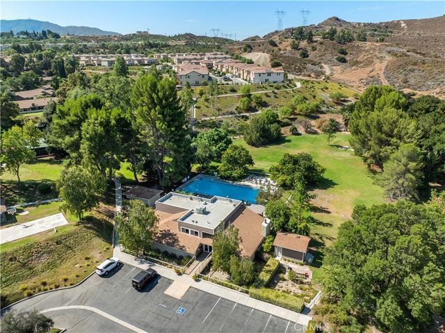 20065 Avenue Of The Oaks, Newhall, CA 91321