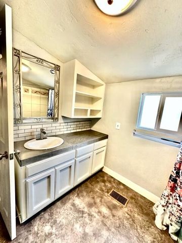 103 E Firebaugh Avenue, Exeter, CA 93221