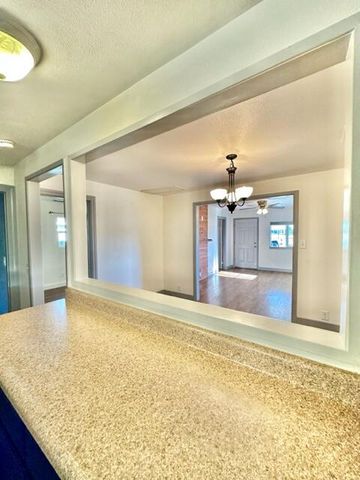 103 E Firebaugh Avenue, Exeter, CA 93221