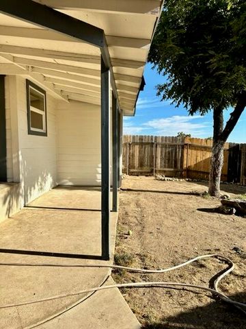 103 E Firebaugh Avenue, Exeter, CA 93221