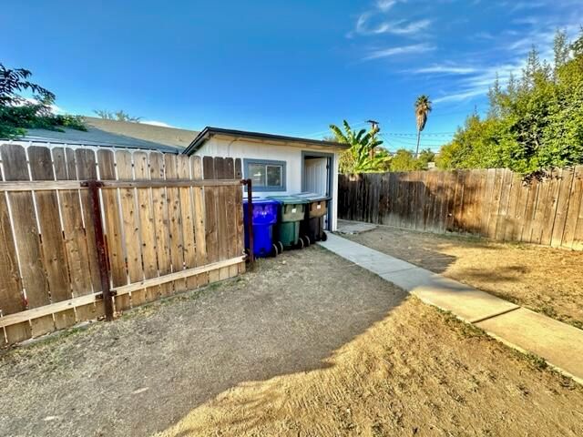 103 E Firebaugh Avenue, Exeter, CA 93221