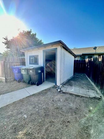 103 E Firebaugh Avenue, Exeter, CA 93221