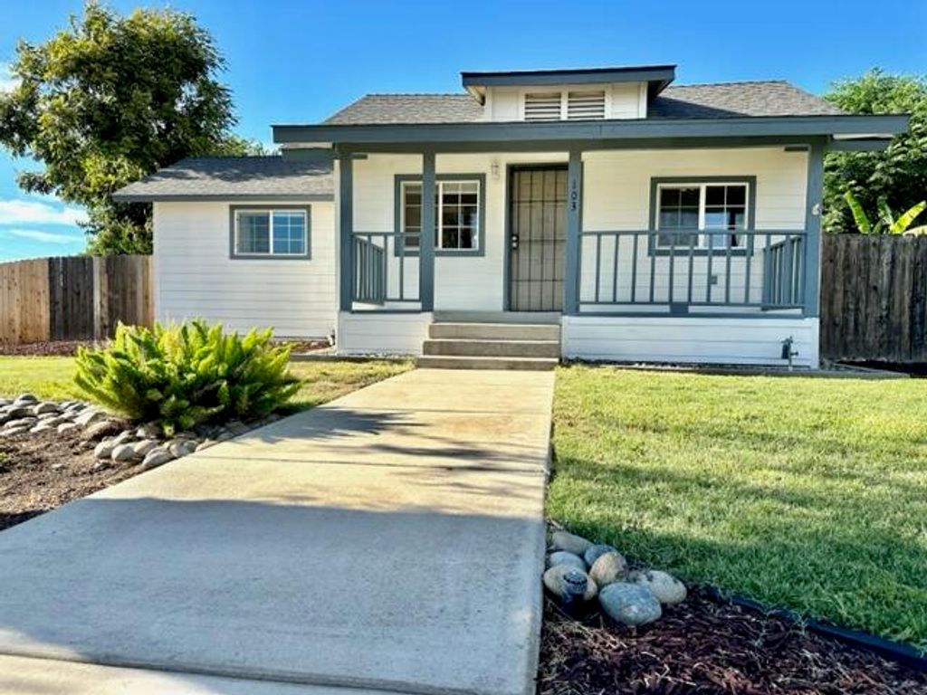 103 E Firebaugh Avenue, Exeter, CA 93221