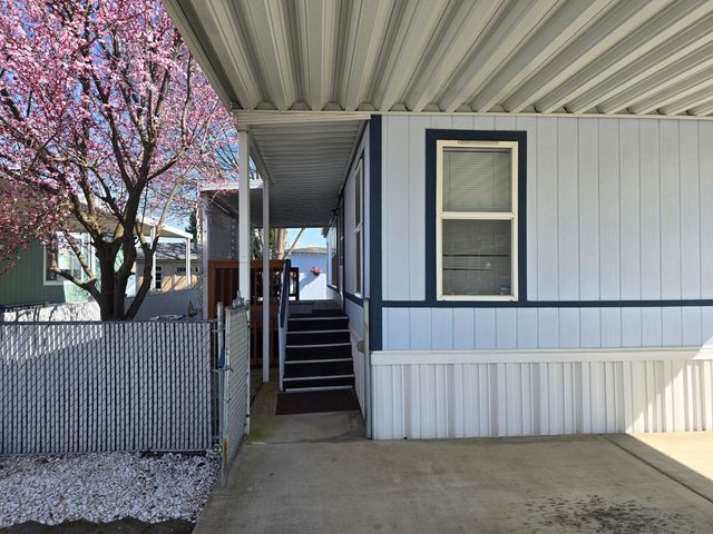 3501 Avenue C SPC 19, White City, OR 97503