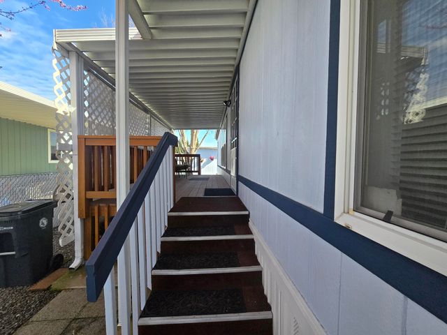 3501 Avenue C SPC 19, White City, OR 97503